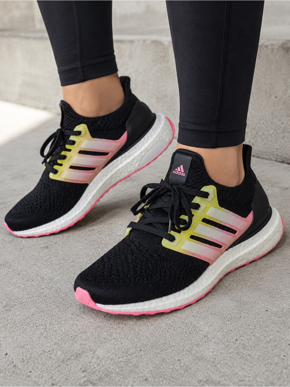 Adidas Ultraboost 22 Women’s Size 7 Black Pink Neon Running Shoes GV8732